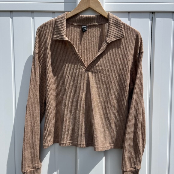 SHEIN Tops - SHEIN Taupe Ribbed Knit Top